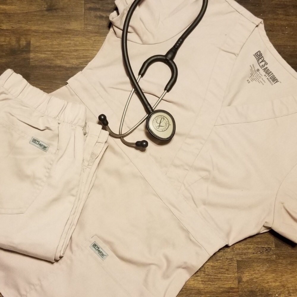 Grey’s Anatomy scrub set, x-small & petite x-small